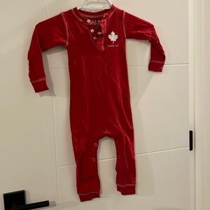 ♦️5 for $15♦️ 12-18month boy girl toddler baby footless pj Canada theme